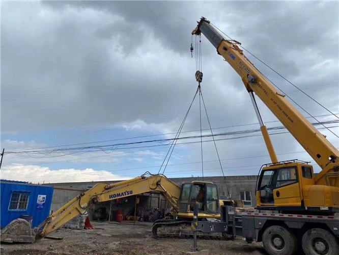 唐山市25吨吊车的工作半径是多少？