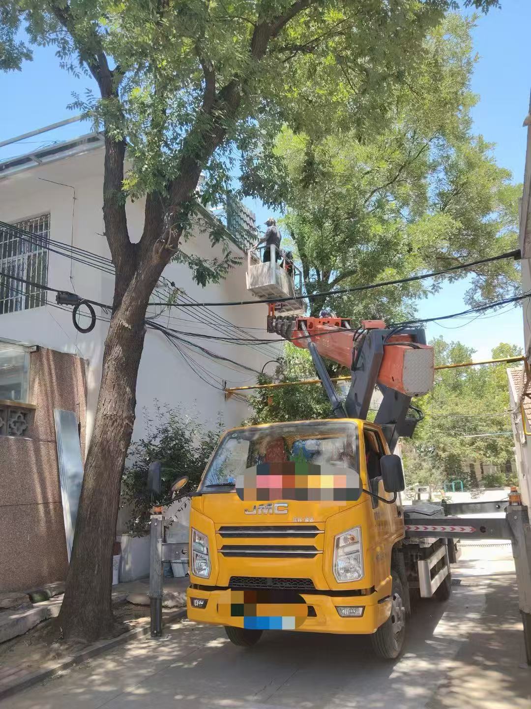 唐山市高空作业车能吊装重物吗？最大承载多少公斤？