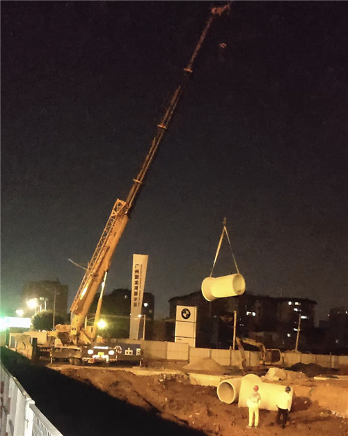 唐山市“弯臂矫正”—— 吊车的 “形变补偿” 技术